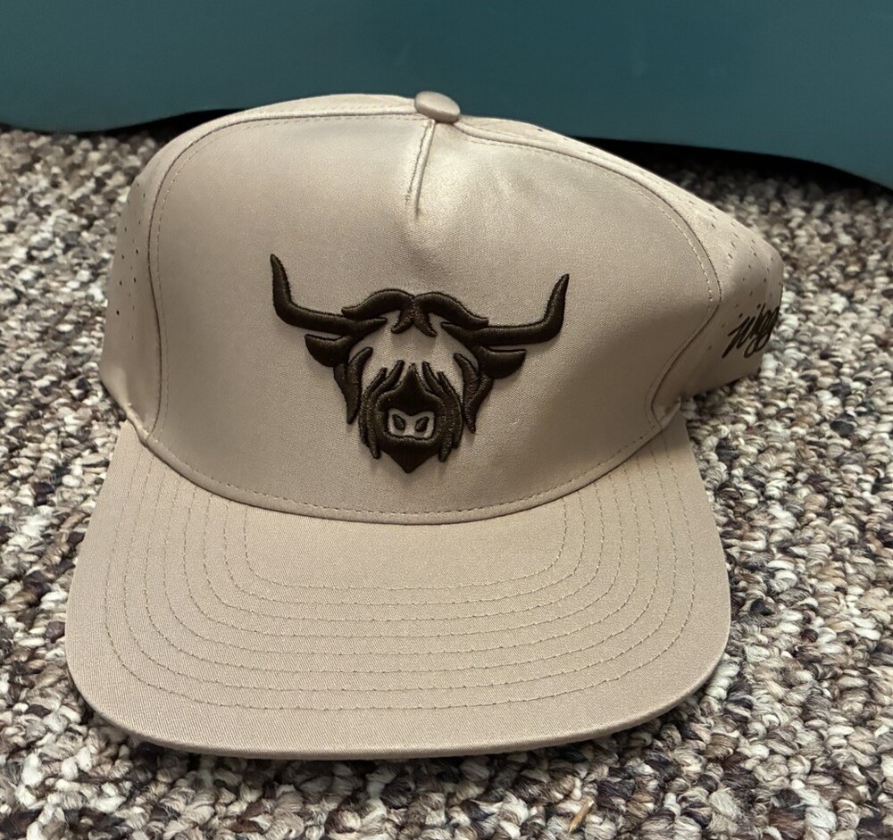 Waggle Golf Highlander Bull Cow Snapback Vented Cap Hat Tan NWT adjustable